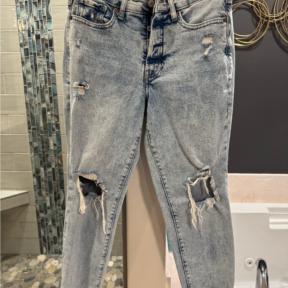 Old Navy Blue Ankle Cropped Jeans Distressed